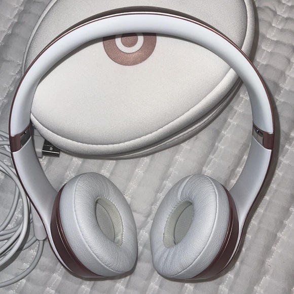 SOLD ON CROSS POST - Picture 3 of 5